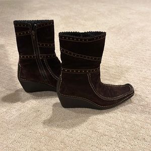 Pons Quintana brown suede wedge boots.